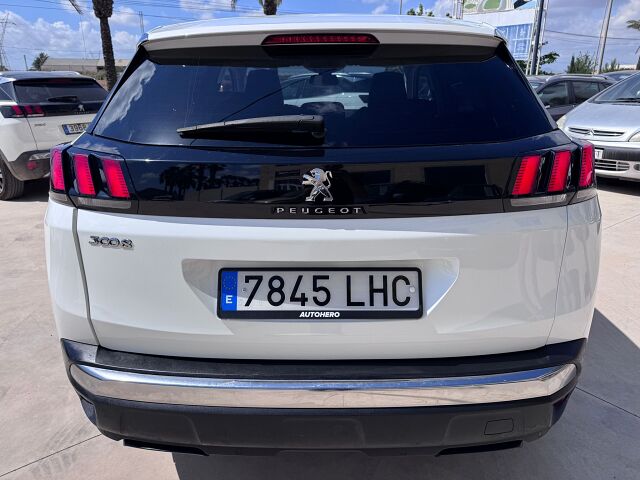 PEUGEOT 3008 ALLURE 1.2. E-THP AUTO SPANISH LHD IN SPAIN ONLY 39000 MILES 2020